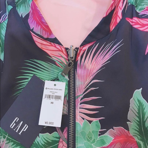 Gorgeous Gap Rainy Wear Sweater - Picture 4 of 5